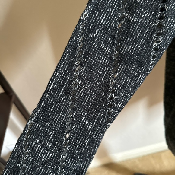 Mia Maddison Sweater Women’s M Gray Black Colorblock Long Sleeve Scoop Neck New - Picture 2 of 4